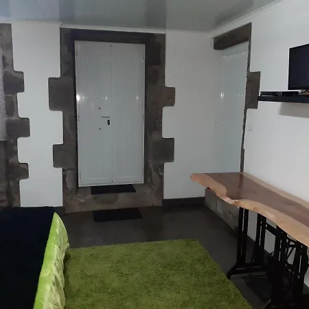 Basaltic Bed & Breakfast Achadinha