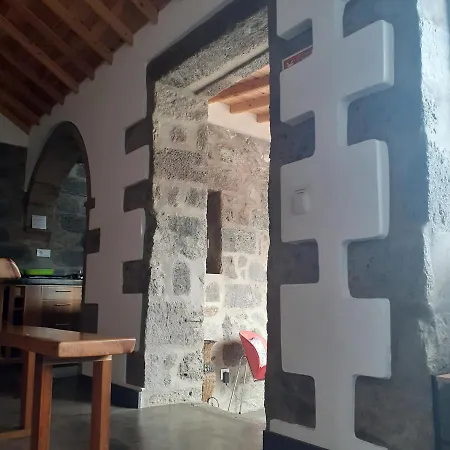 Basaltic * Achadinha