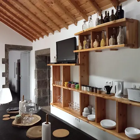 Bed & Breakfast Basaltic