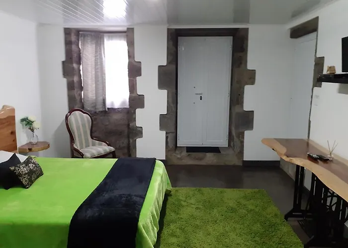 ベッド・アンド・ブレックファスト Basaltic