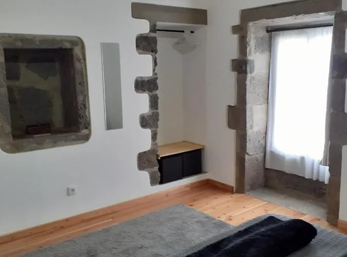 Basaltic * Achadinha