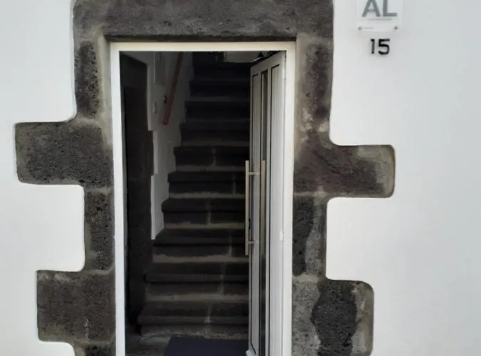 Basaltic * Achadinha