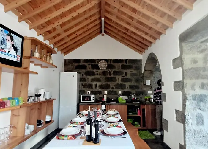 Basaltic * Achadinha