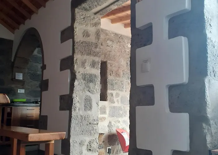 Basaltic * Achadinha