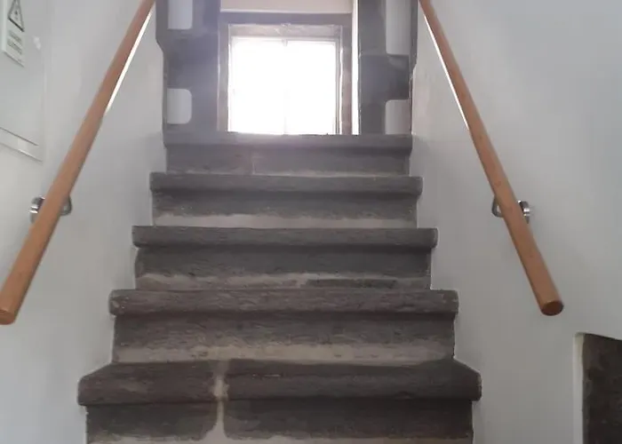 ベッド・アンド・ブレックファスト Basaltic *