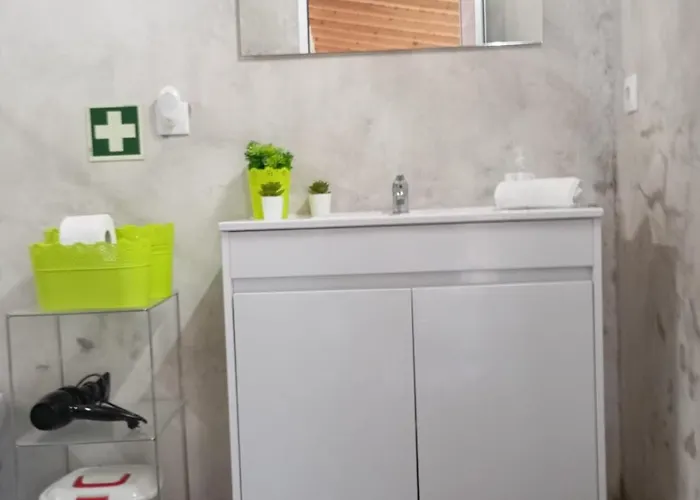 ベッド・アンド・ブレックファスト Basaltic *