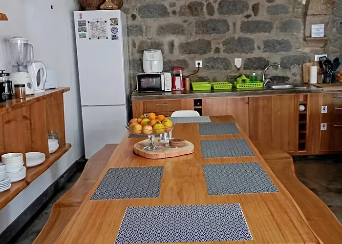 Basaltic * Achadinha