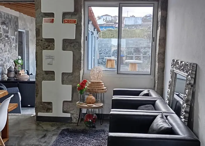 ベッド・アンド・ブレックファスト Basaltic