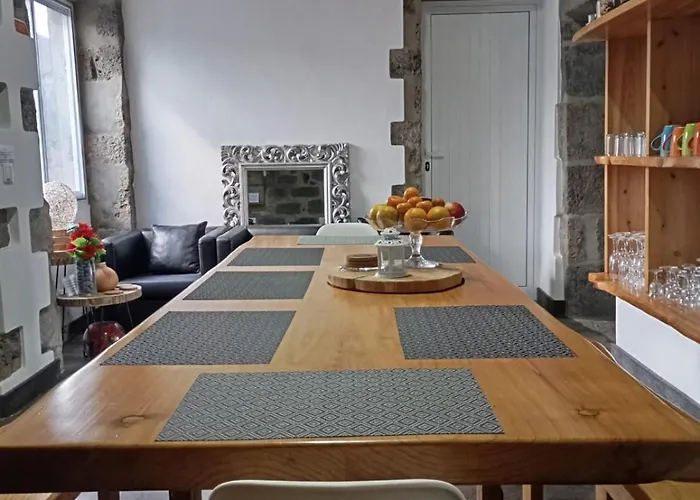 Basaltic * Achadinha