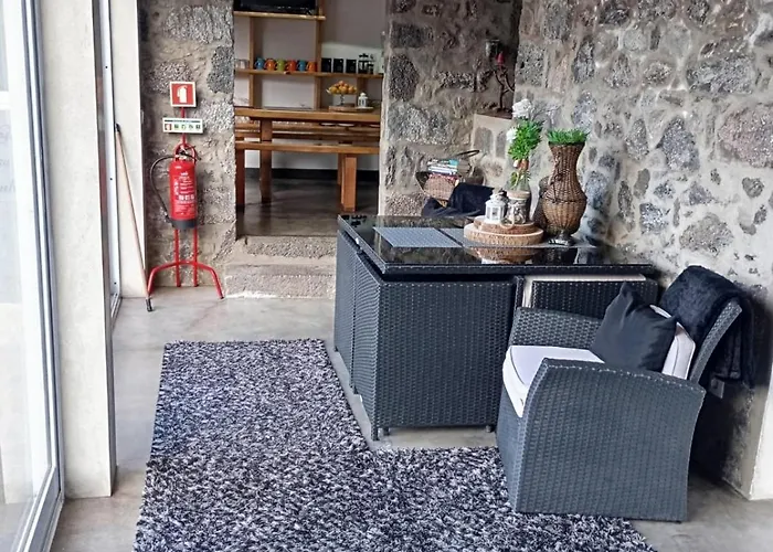 ベッド・アンド・ブレックファスト Basaltic