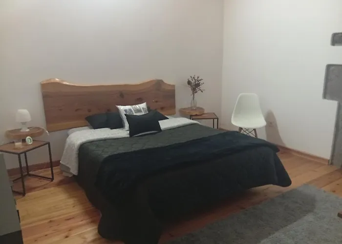 ベッド・アンド・ブレックファスト Basaltic *