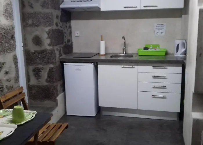 ベッド・アンド・ブレックファスト Basaltic